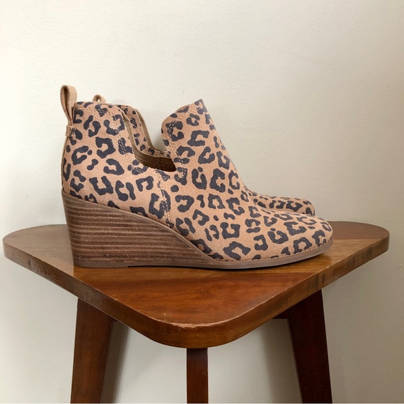 Toms Kallie leopard print booties NWT - Picture 2 of 16
